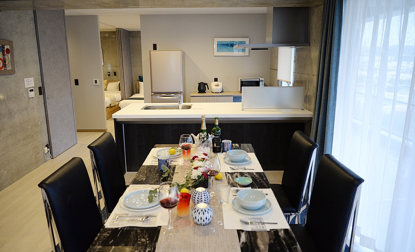 北谷 コンドミニアムホテル リビング