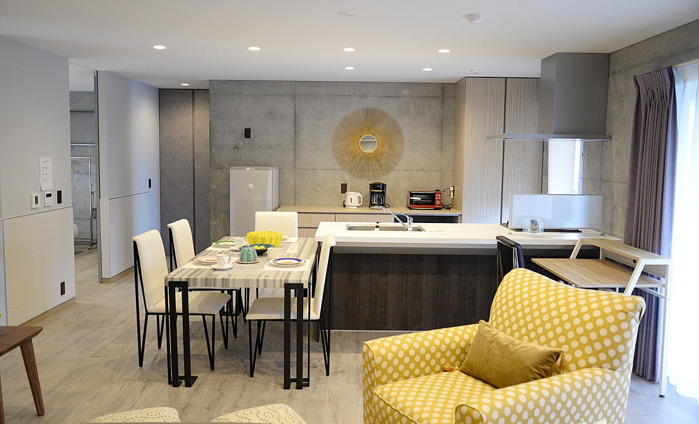 沖縄コンドミニアムタイプ　ホテル リビング