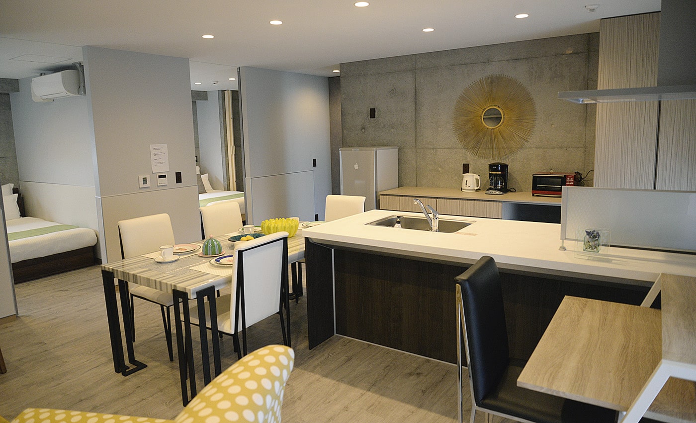 沖縄コンドミニアムタイプ　ホテル リビング